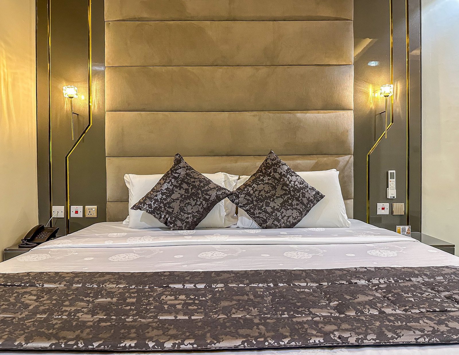 Luxury Deluxe Suite